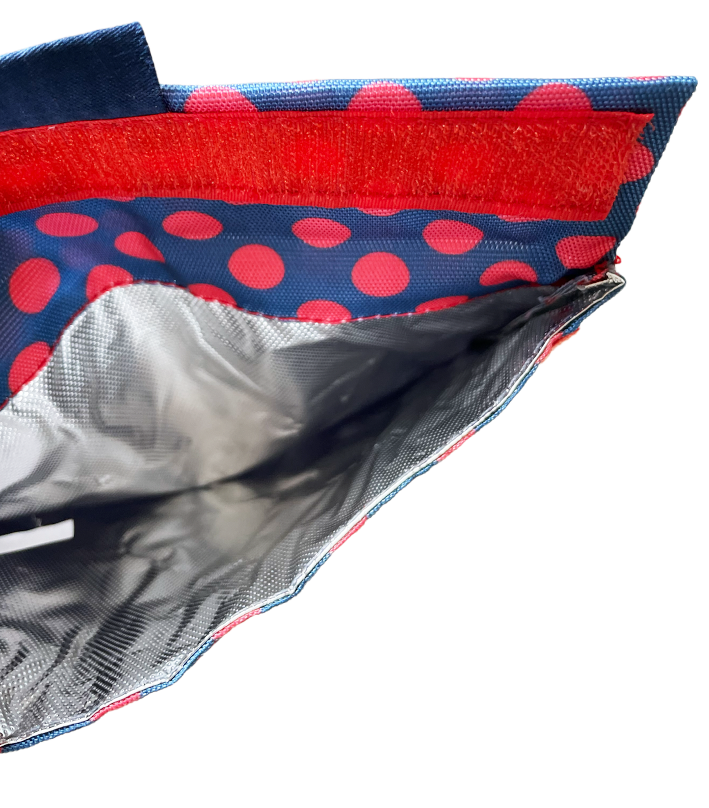 Reusable sandwich and snack bag, showing the insulated interior.